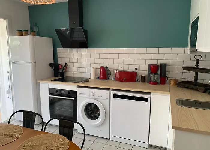 Maison Proche Village Naturiste - 7 Personnes
