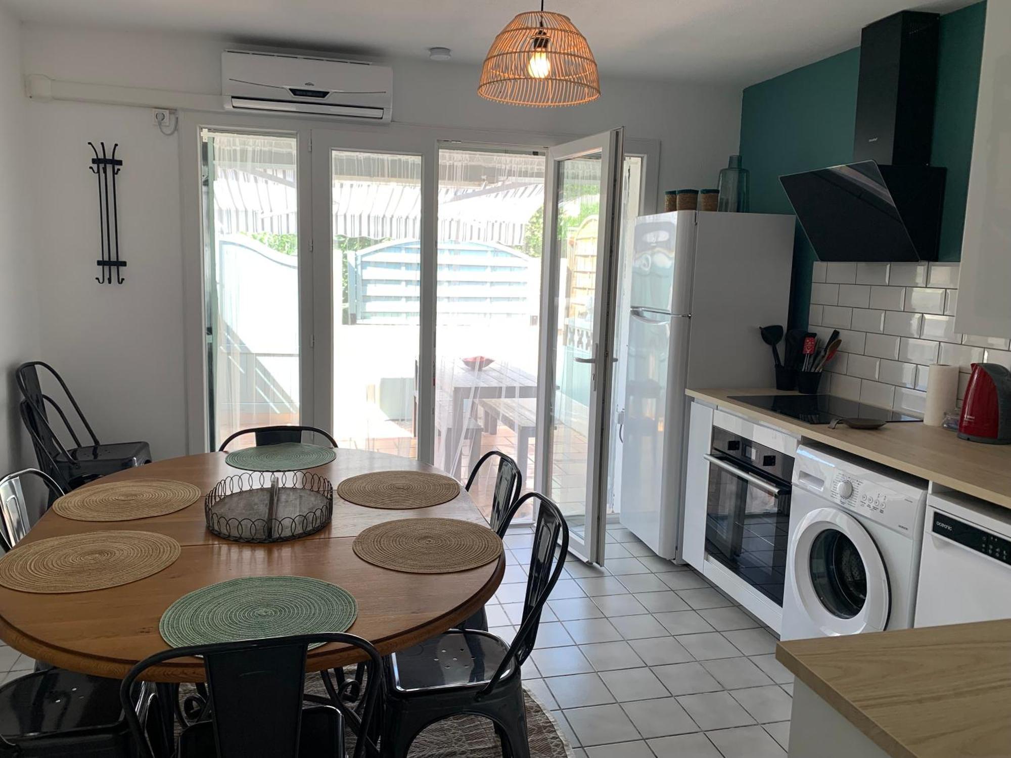 Maison Proche Village Naturiste - 7 Personnes Agde