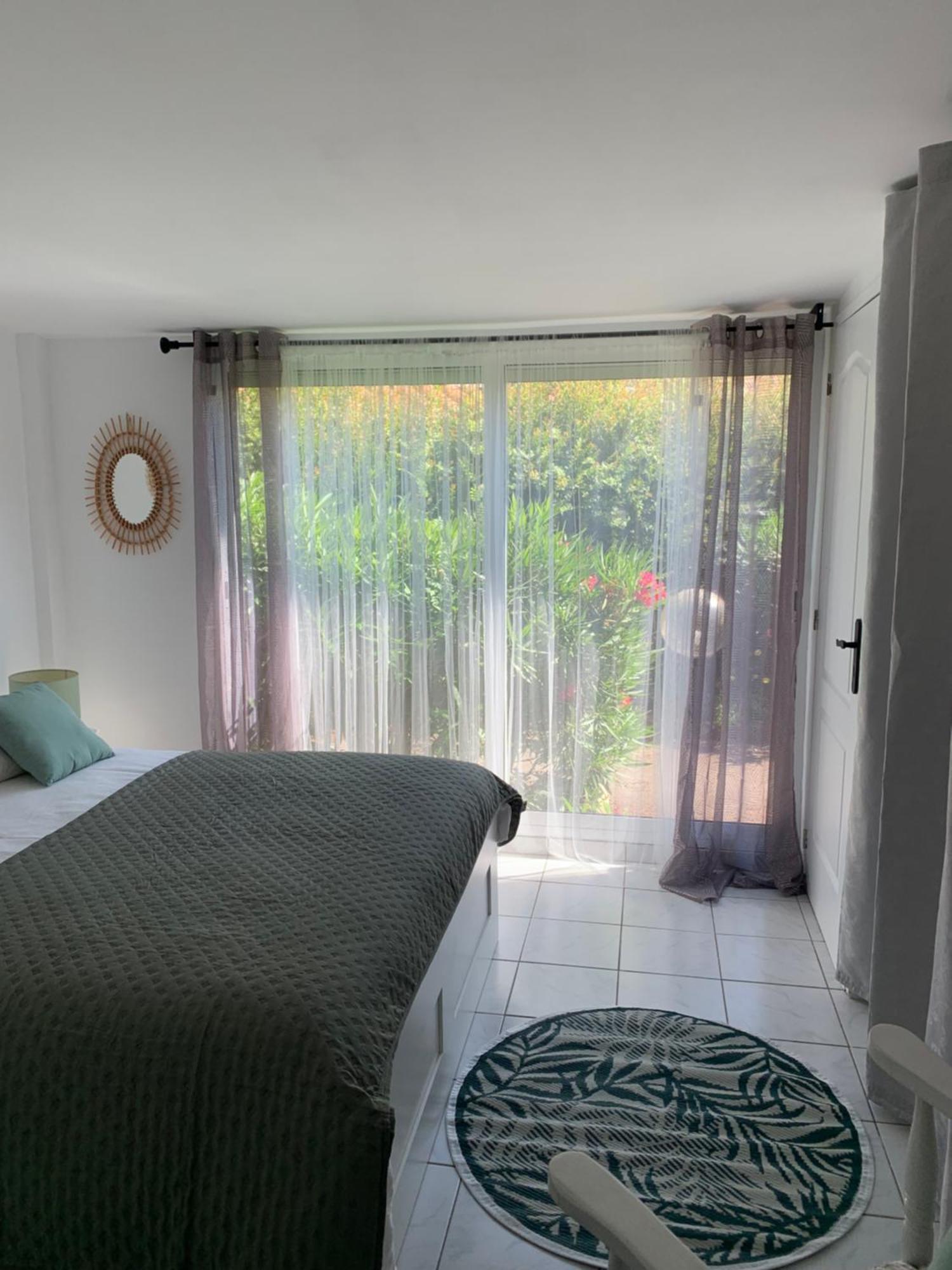 Maison Proche Village Naturiste - 7 Personnes Agde