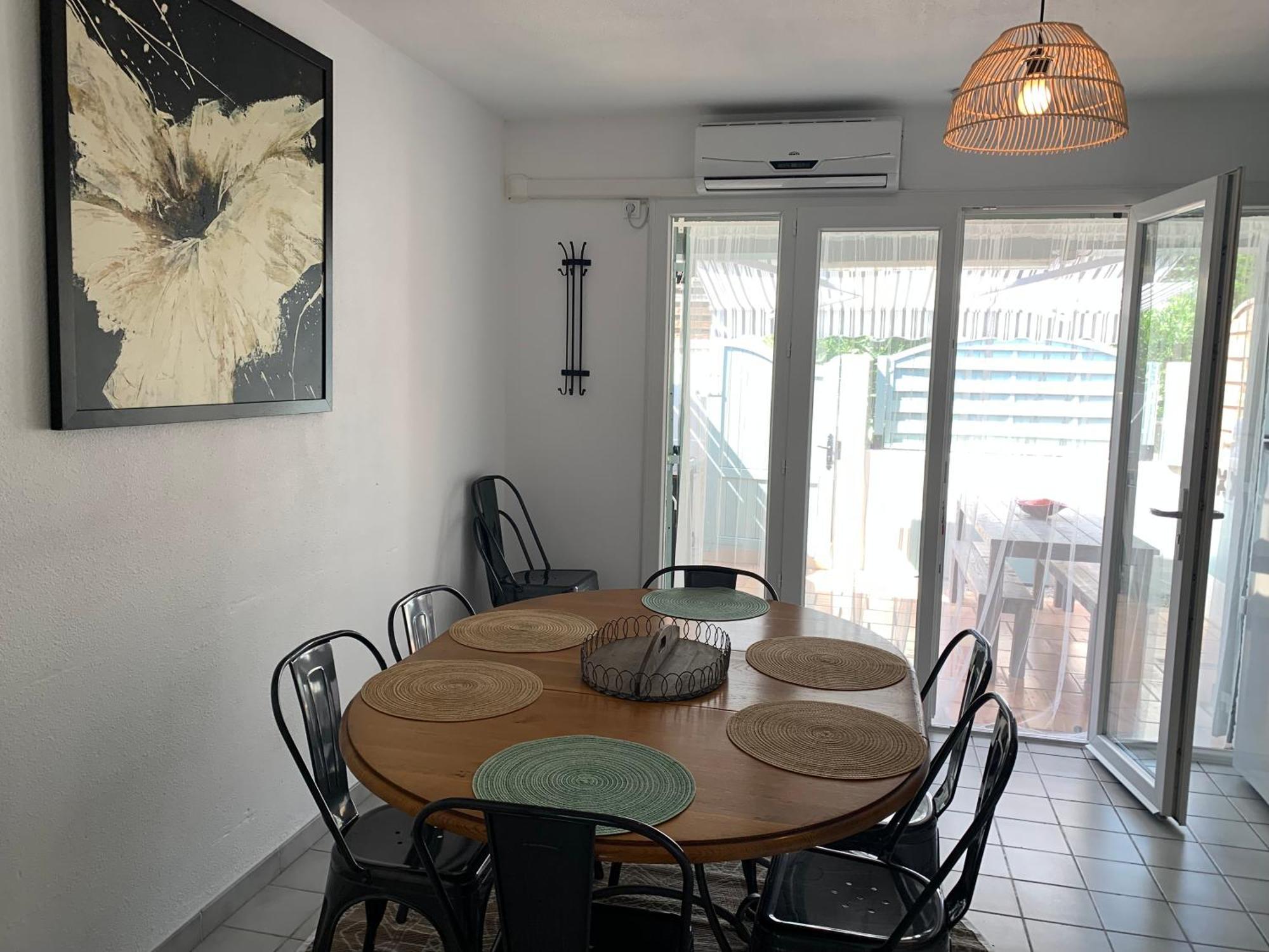 Maison Proche Village Naturiste - 7 Personnes